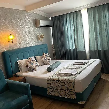 מלון Riverland 3*