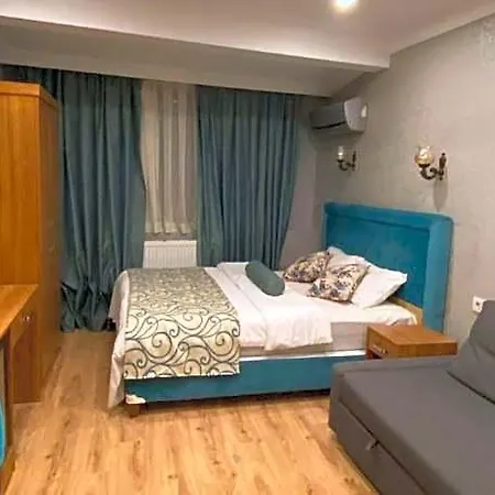 Riverland מלון 3*